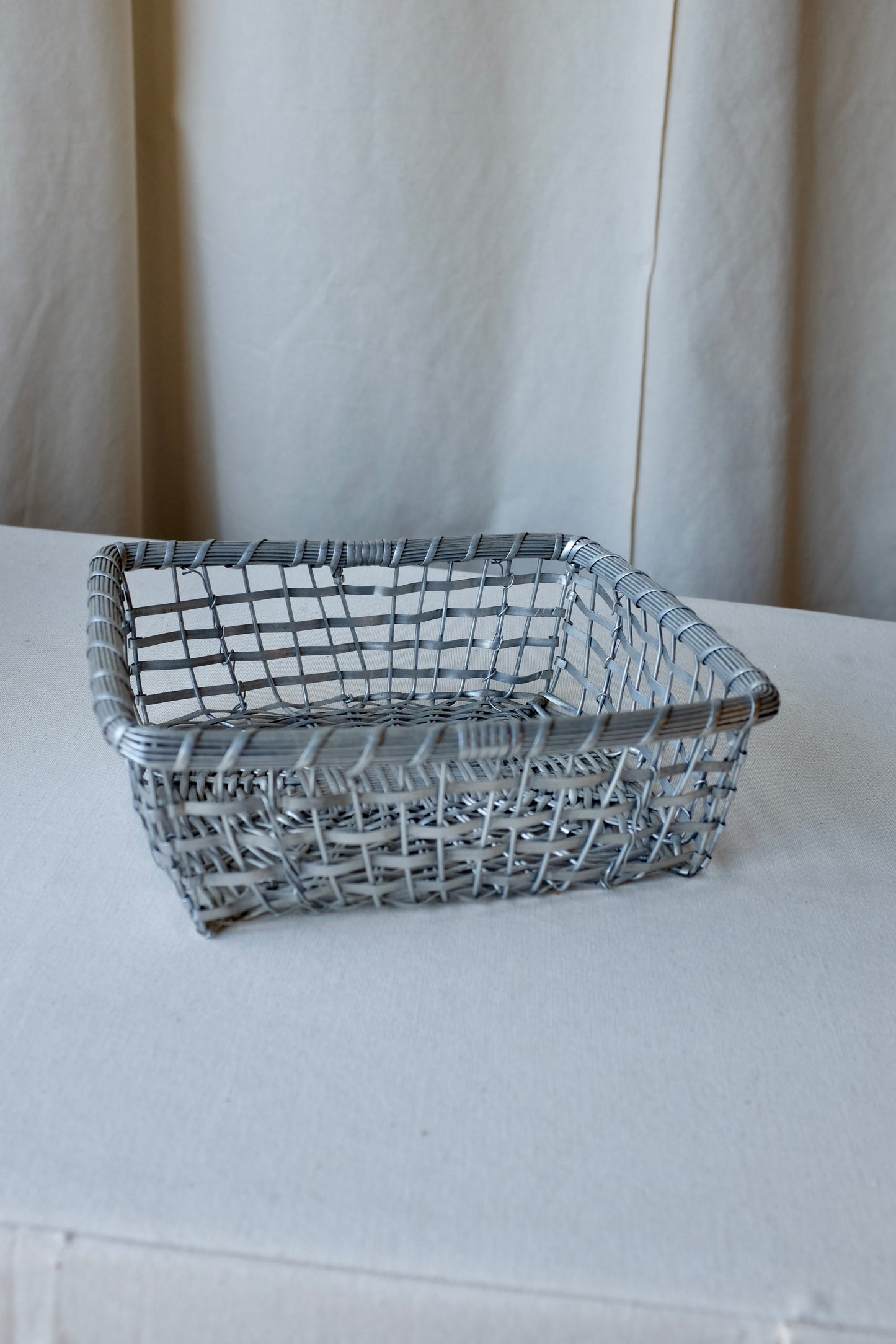 Woven Metal Basket Tray