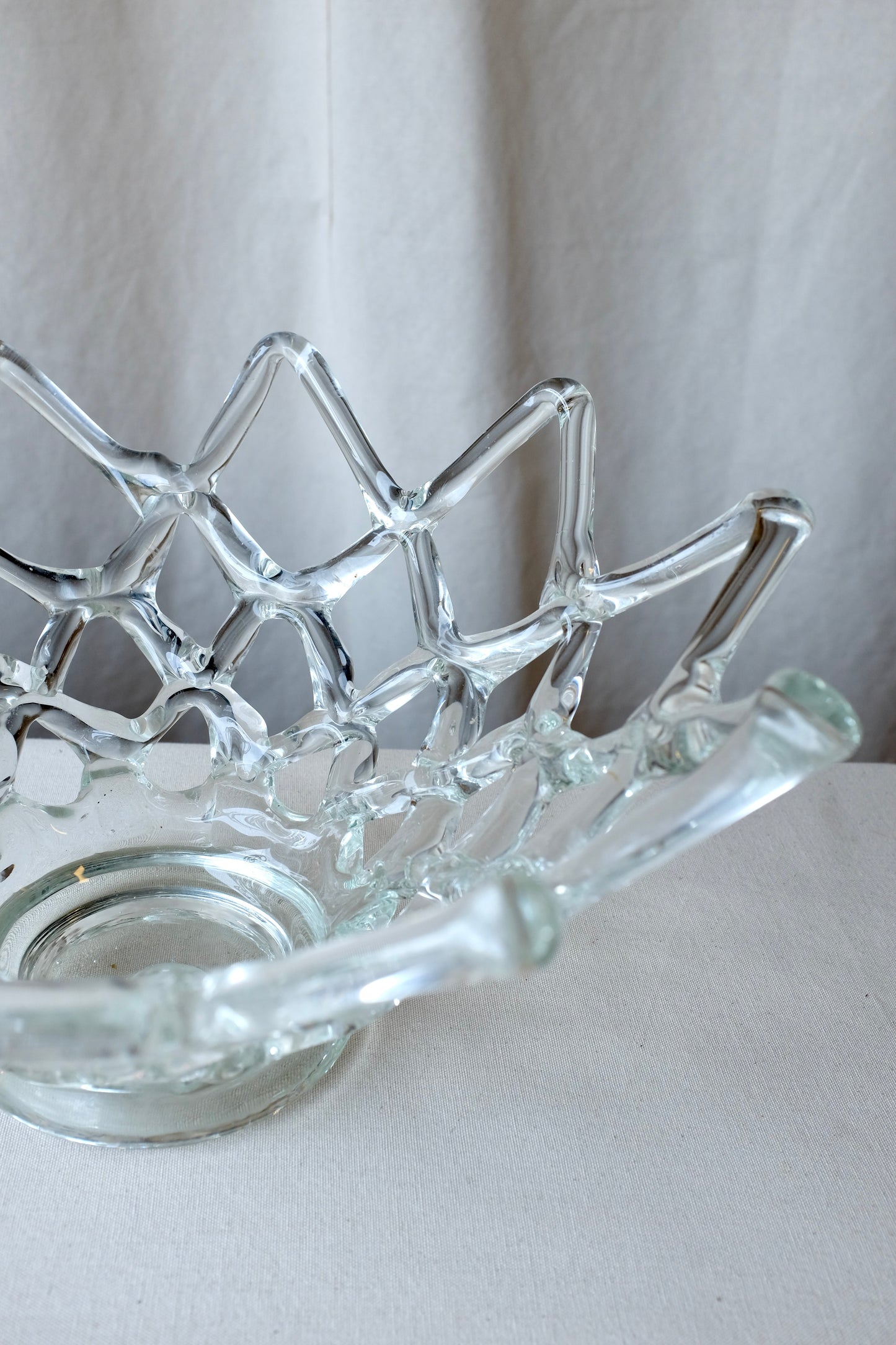 Latticework Art Glass Centerpiece Bowl