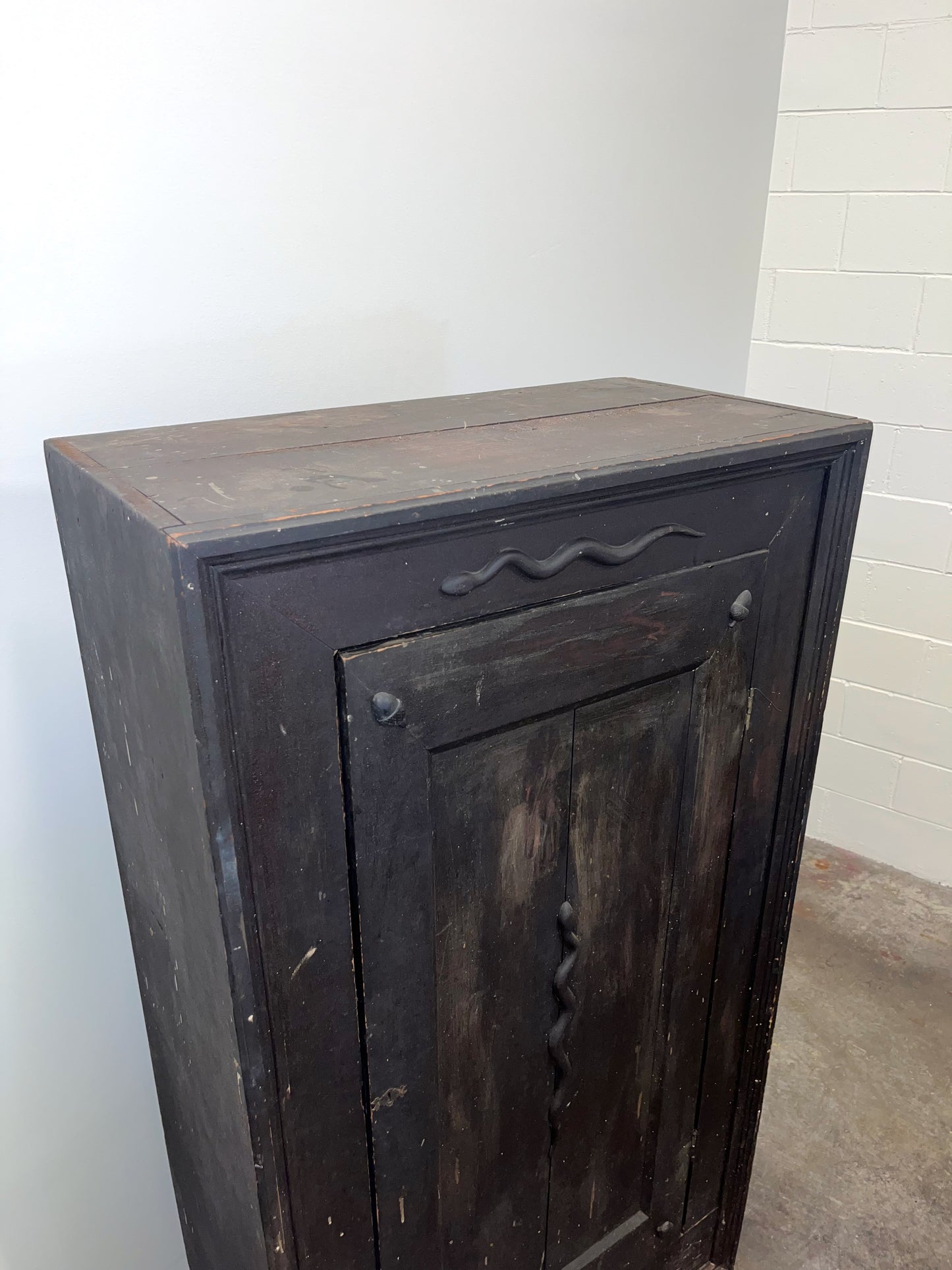Adirondack Cabinet ex Tiffany-family Hunting Lodge