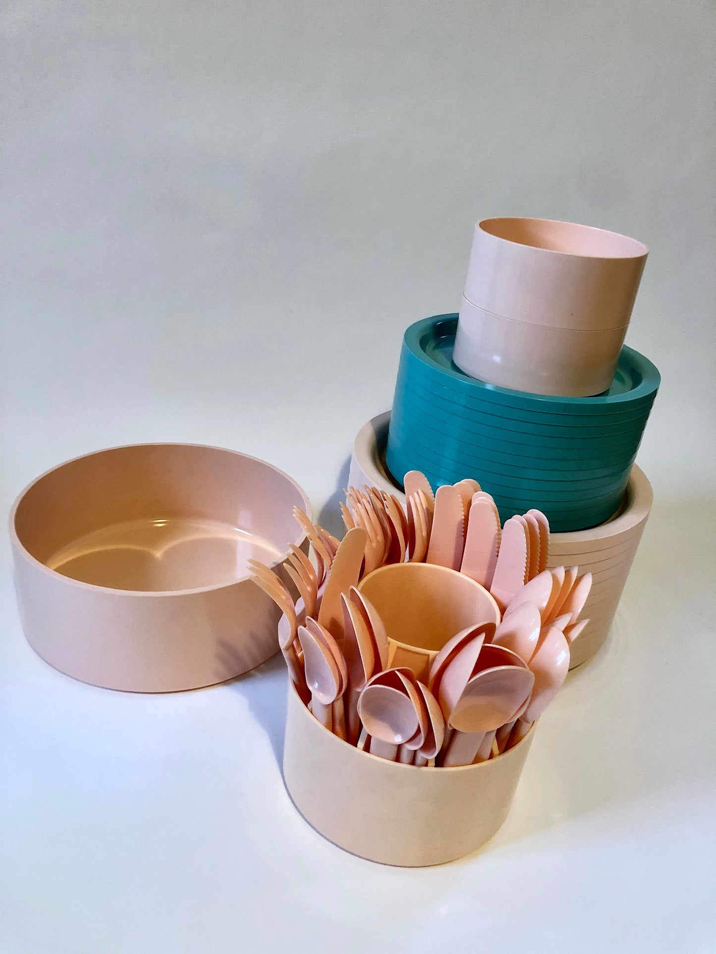 Set of Kasen Dinnerware