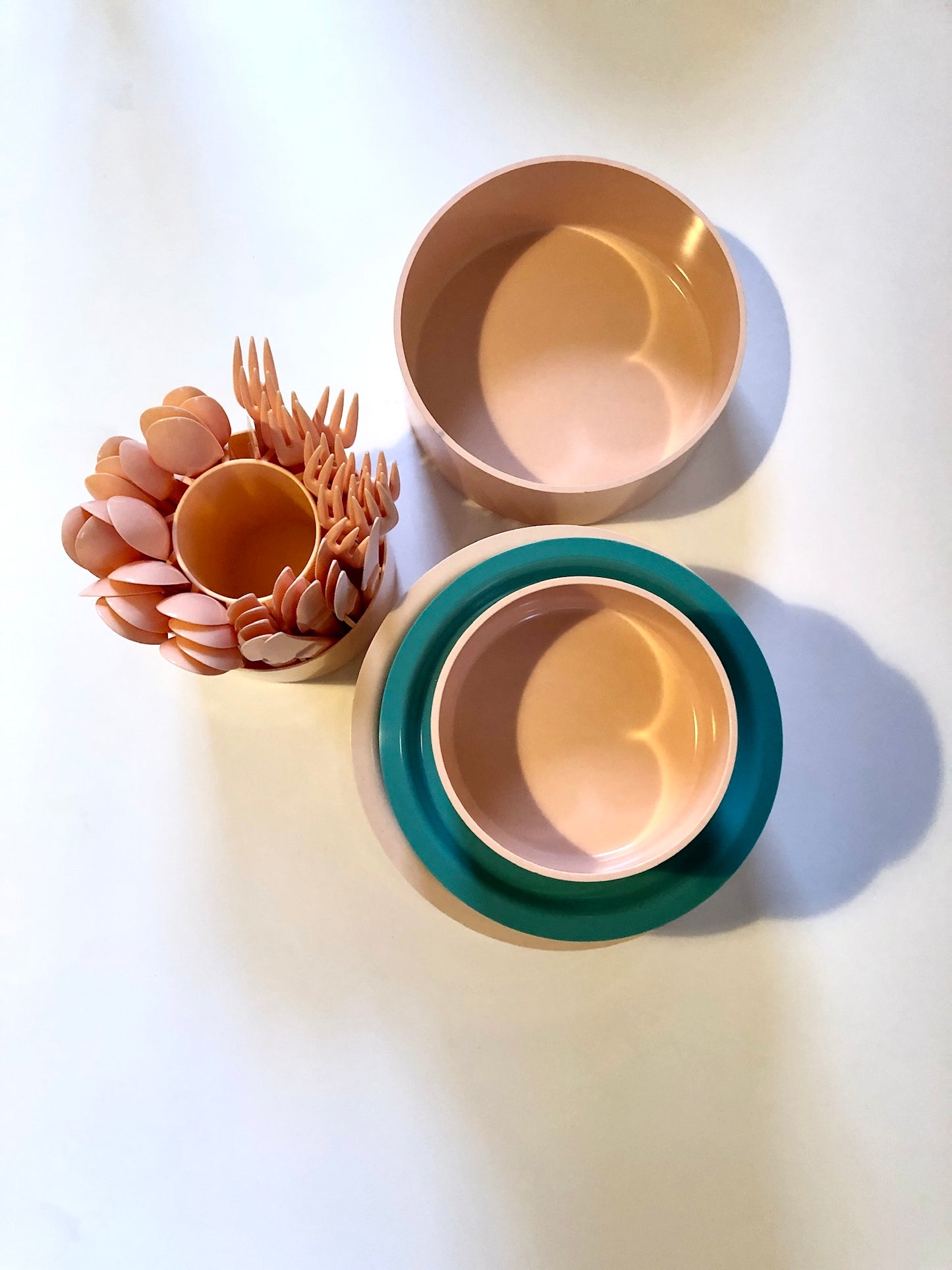 Set of Kasen Dinnerware