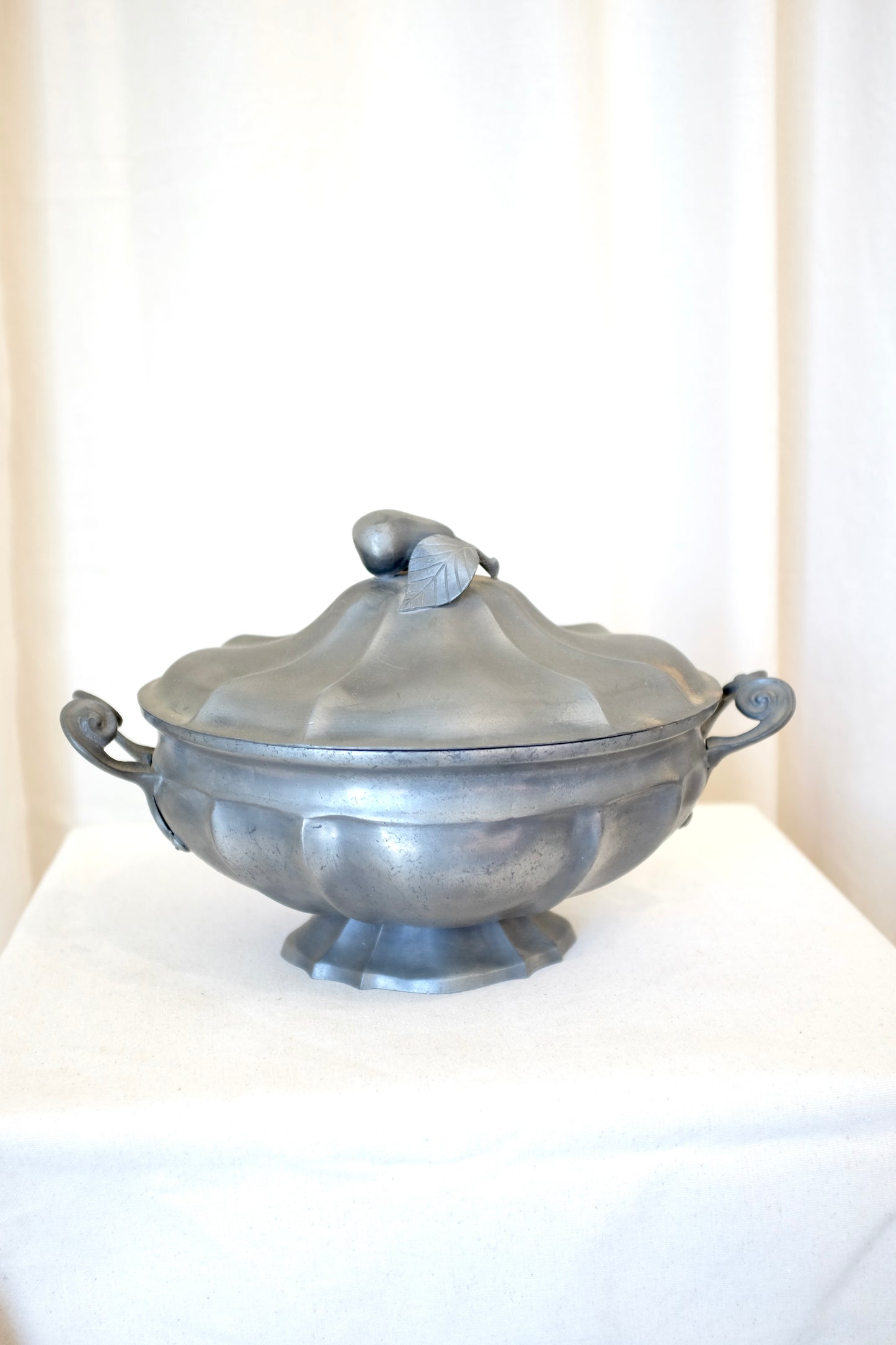 Pewter Tureen with Pear Handle, late 1700s