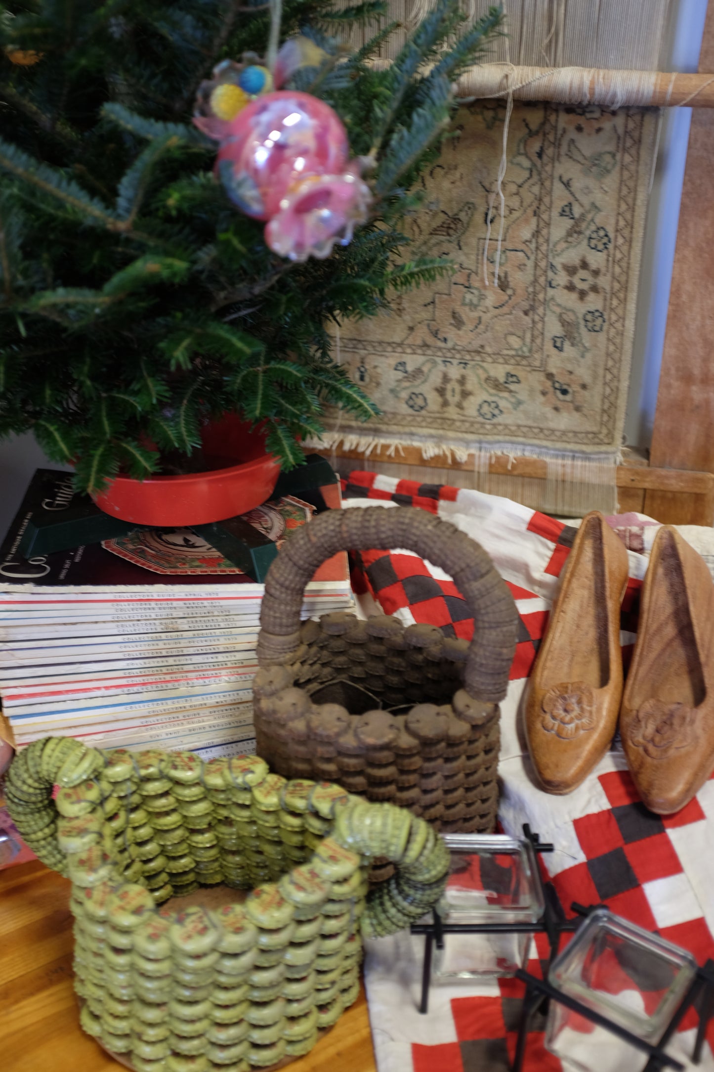 Simple Folk Art Bottle Cap Basket