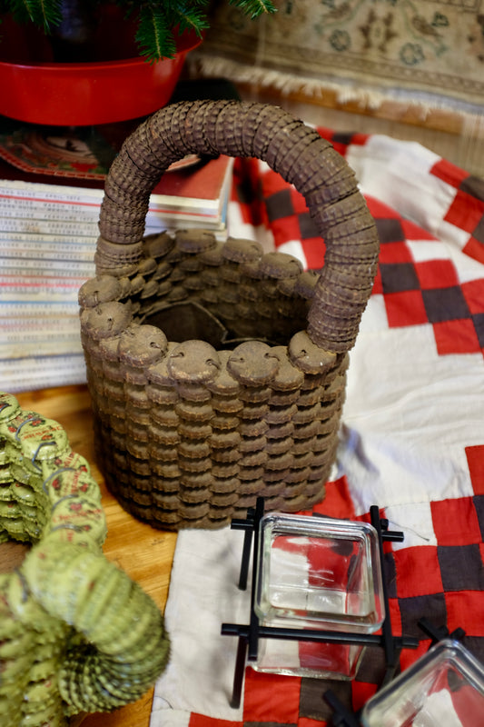 Simple Folk Art Bottle Cap Basket