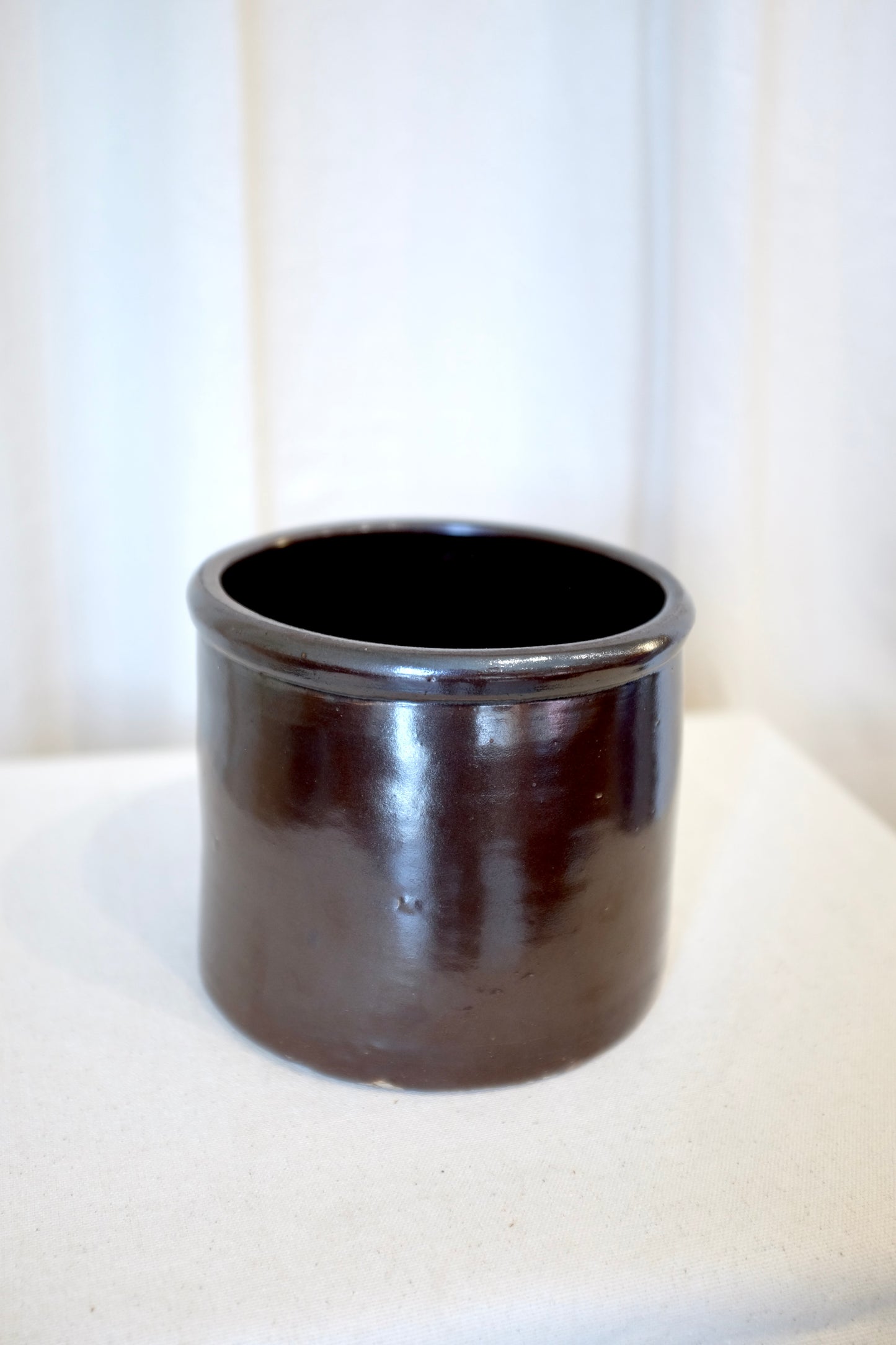 Simple Brown Crock