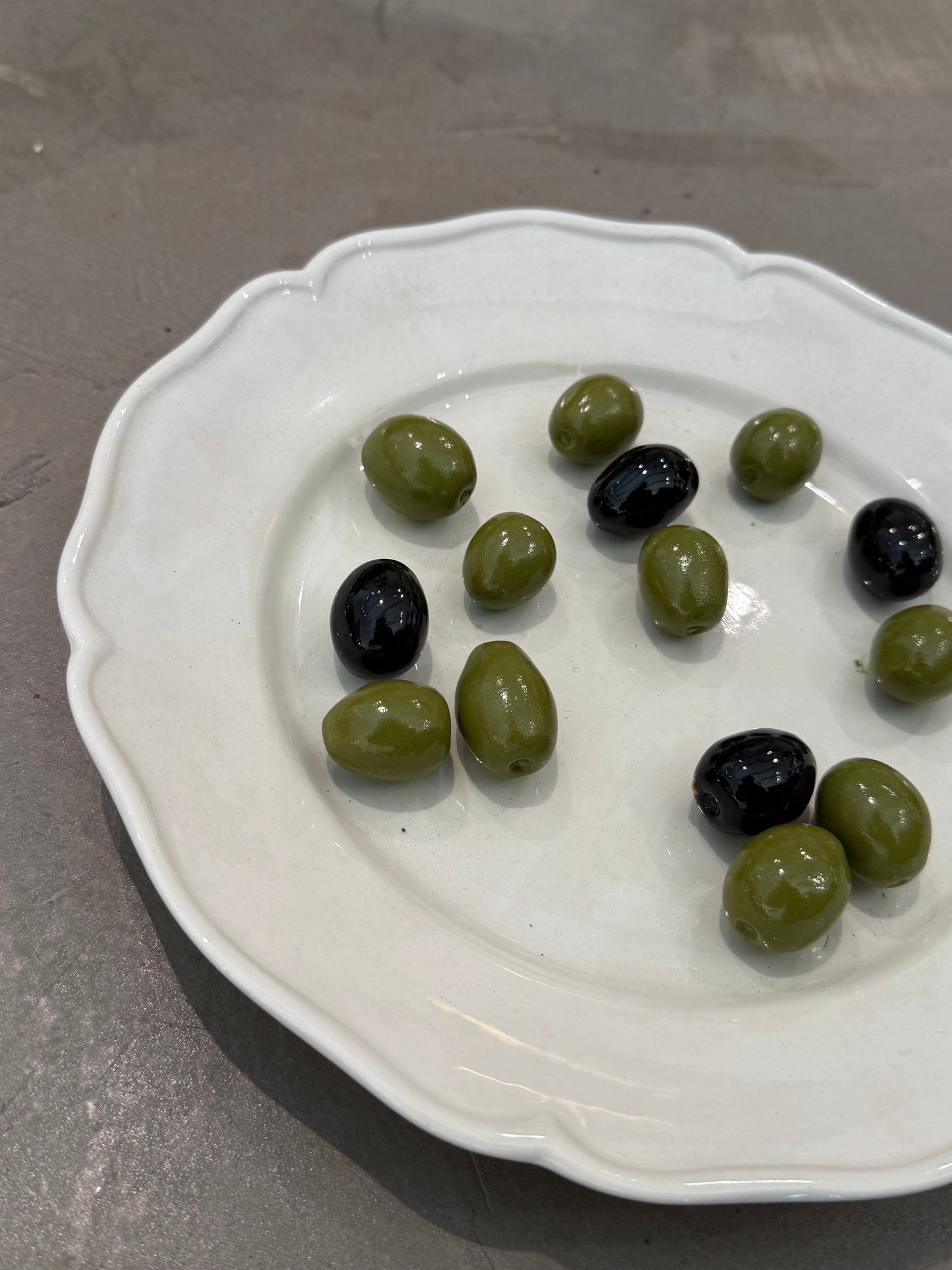 Trompe L'oeil Olives Ceramic Plate, Este Ceramiche, Italy