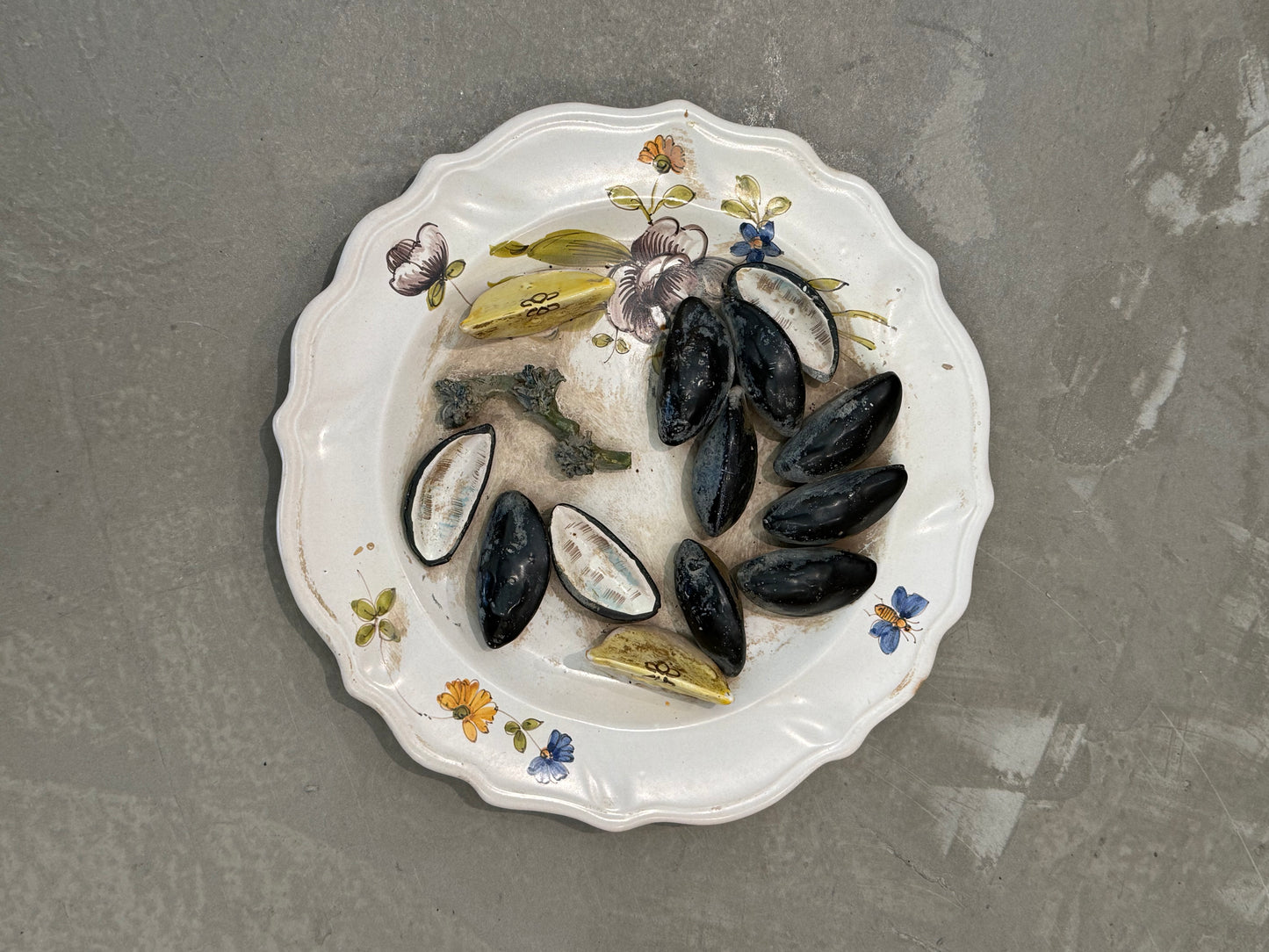 Trompe L'oeil Ceramic Plate with Mussels and Lemon, Italy