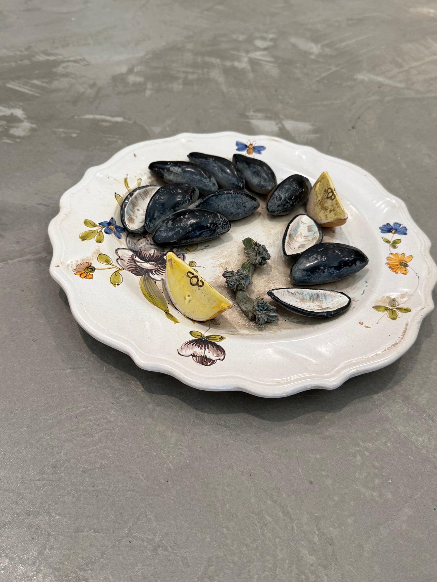 Trompe L'oeil Ceramic Plate with Mussels and Lemon, Italy